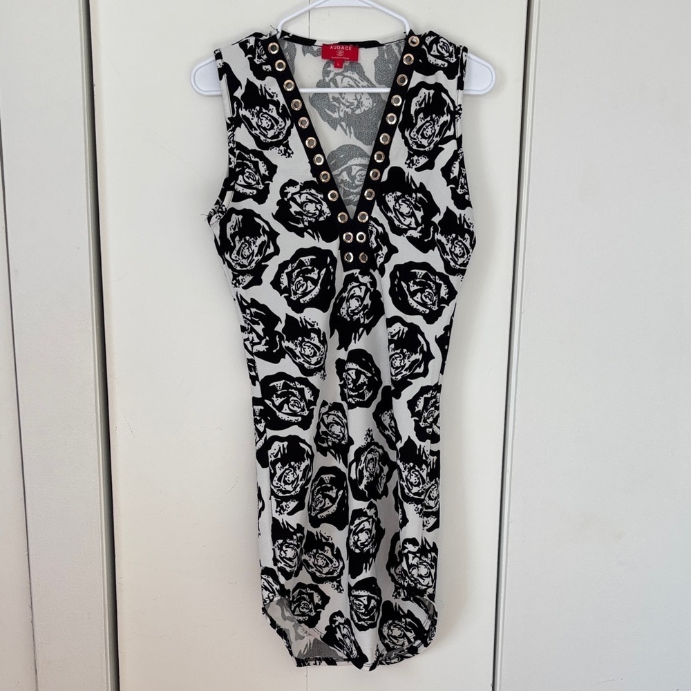 🎉4/30$🎉 Black and White Floral Mini Dress - Picture 1 of 5